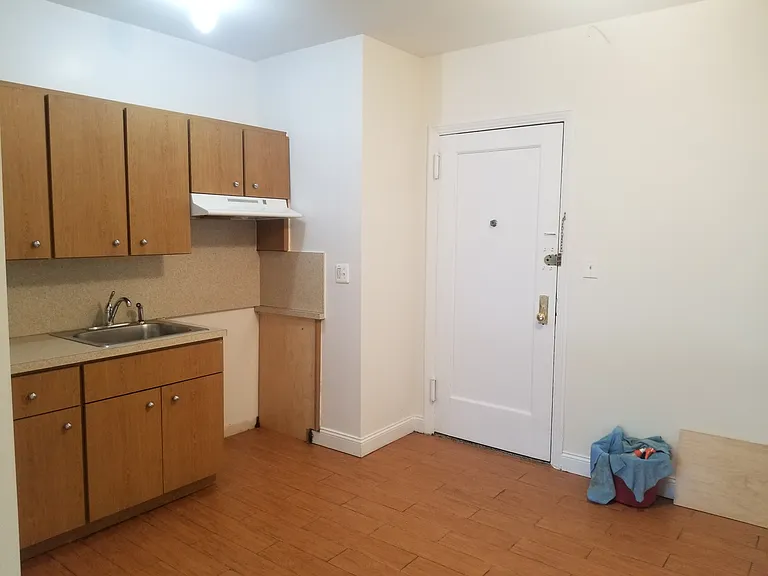 1 74th St #3G — Photo 4