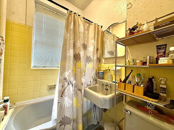 4th image of 124 Babcock St #25-A