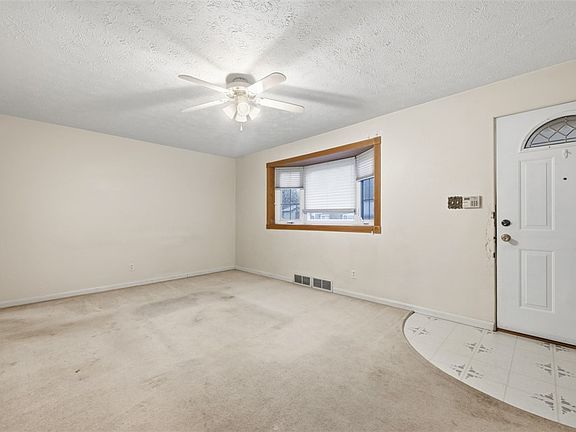 5th image of 726 Rodney St