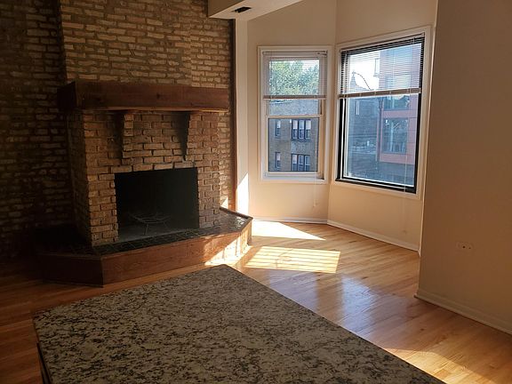 4th image of 2523 N Lincoln Ave