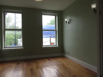 Rented by Rennit Inc.