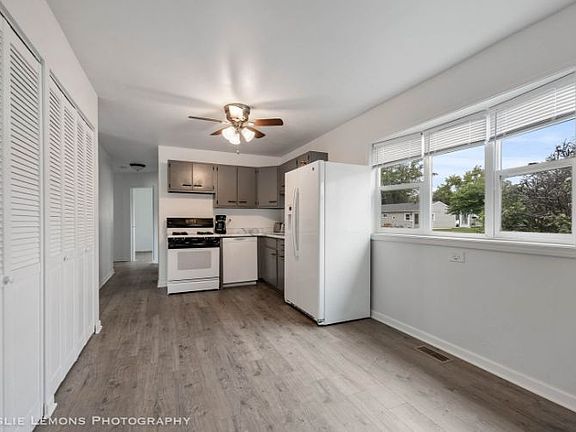 4th image of 539 E Altgeld Ave