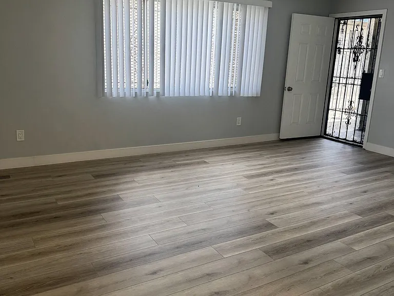 8633 Orchard Ave — Photo 18