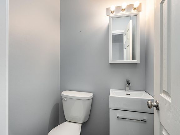 5th image of 2575 Granada Ln