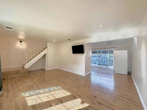 2nd image of 276 Orosi Way