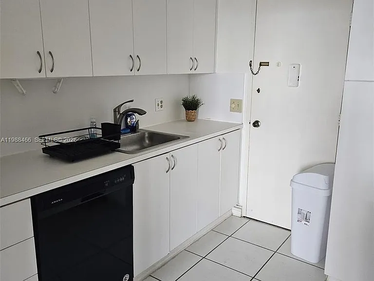 3505 S Ocean Dr #804 — Photo 11