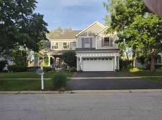 N775 W Curtis Sq, Geneva, IL 60134
