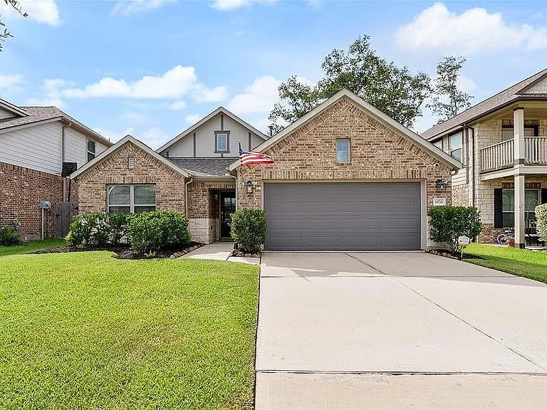 18716 Laurel Hills Dr — Photo 1