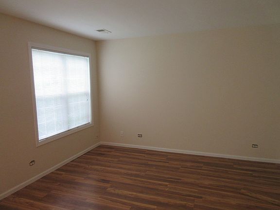 2nd image of 2979 Heatherwood Ct #19053
