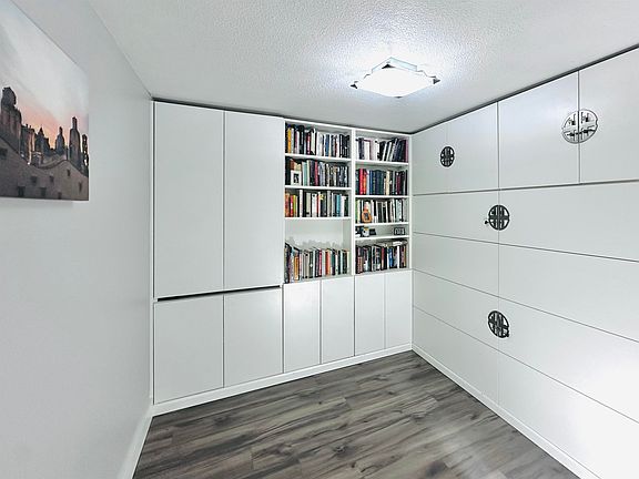 4th image of 650 Moberly Rd #203