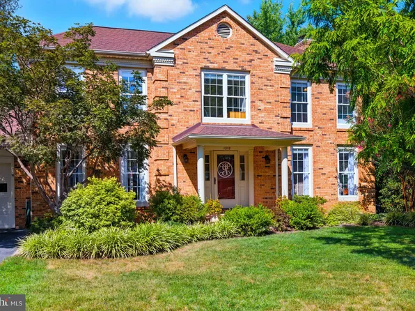 13112 Tingewood Ct, Herndon, VA 20171