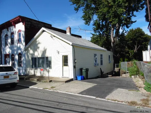 11 Reservoir St, Cohoes, NY 12047