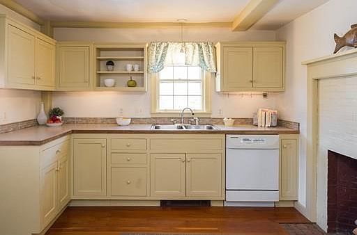 3rd image of 43 Fair St