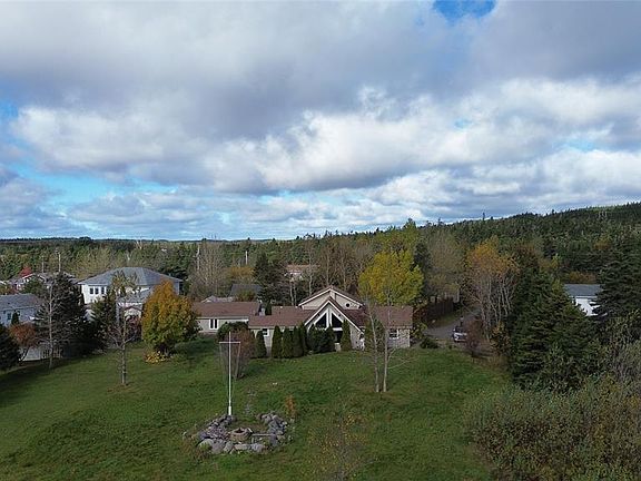 5th image of 883 Ville Marie Drive