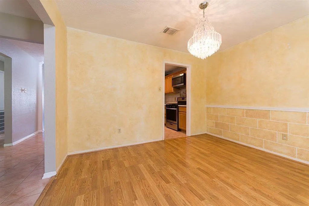 3 bed, 2.0 bath, 1600 sqft, $2,250 — Photo 4