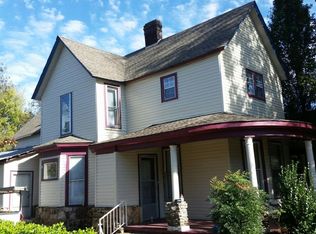 410 Carter Ave, Harriman, TN 37748