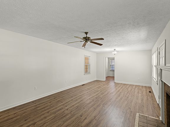 4th image of 75 Edenwood Dr