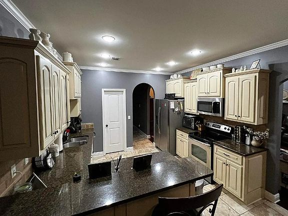 2nd image of 13810 Highland Pointe Dr