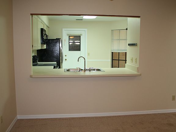 Pass Thru From Dining