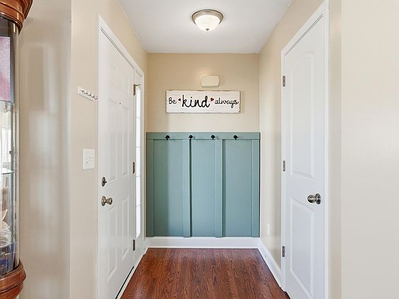 5th image of 230 Grandale Dr
