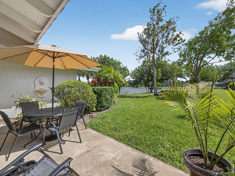 119 Club Dr — Photo 1