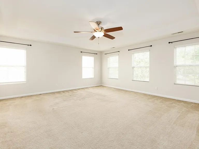 5203 Helsley Ct — Photo 11