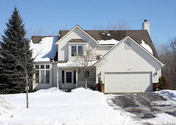 2nd image of 1300 Baywood Cir