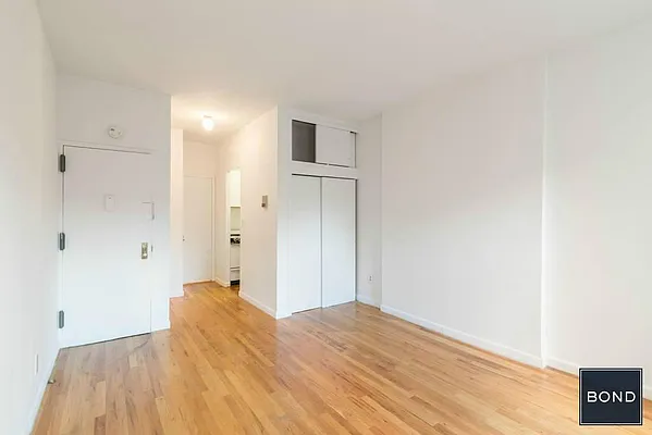 Rented by Bond New York | media 19