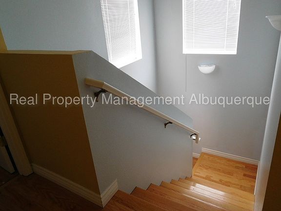 5th image of 4357 Altura Vista Ln NE