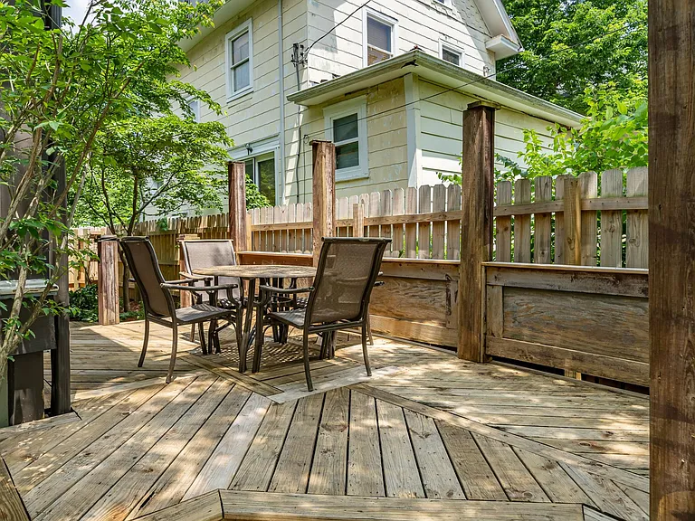 131 E Oakland Ave — Photo 23