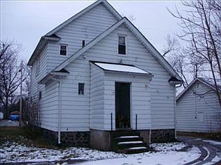 2nd image of 15 Lark St
