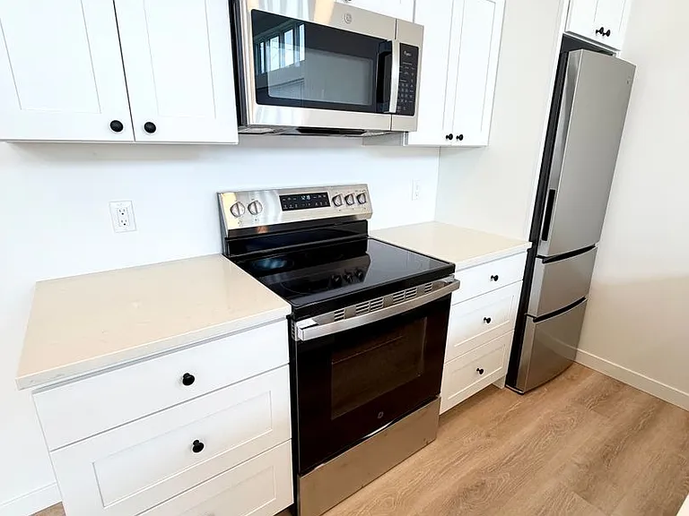 1223 W Nickerson St — Photo 11