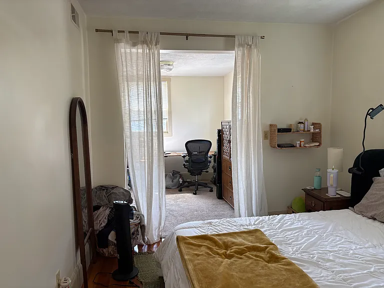 146 Irving Ave #2 — Photo 7