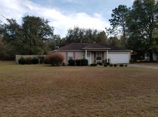 6810 Oakwood Ln, Blackshear, GA 31516