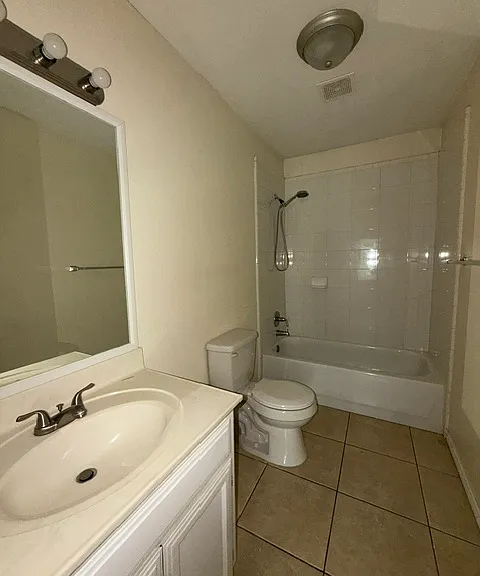 2218 S Tourist Dr #G — Photo 9