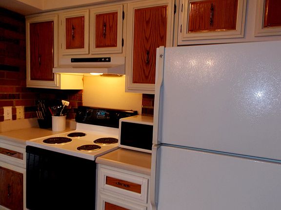4th image of 7805 Cloverhill Dr