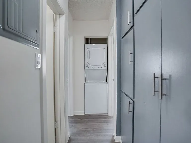 6325 8th Ave — Photo 25