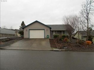 383 Rolling Hills Rd, Roseburg, OR 97471
