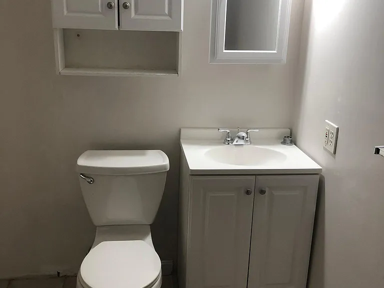 32 Skyline Dr #4 — Photo 5