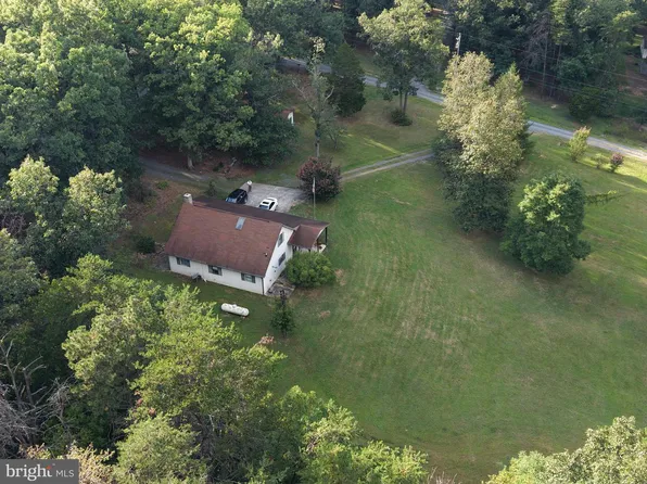 496 Haven Farms Cir, Petersburg, WV 26847