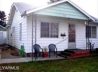 110 E Bartlett Ave, Selah, WA 98942