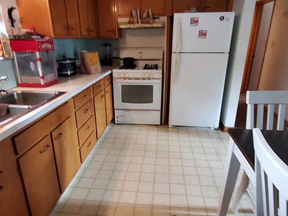 3rd image of 505 Zahn Dr #2