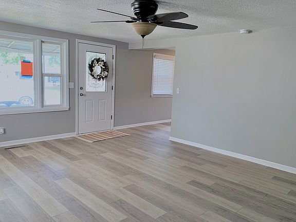 4th image of 159 N La Salle Ave