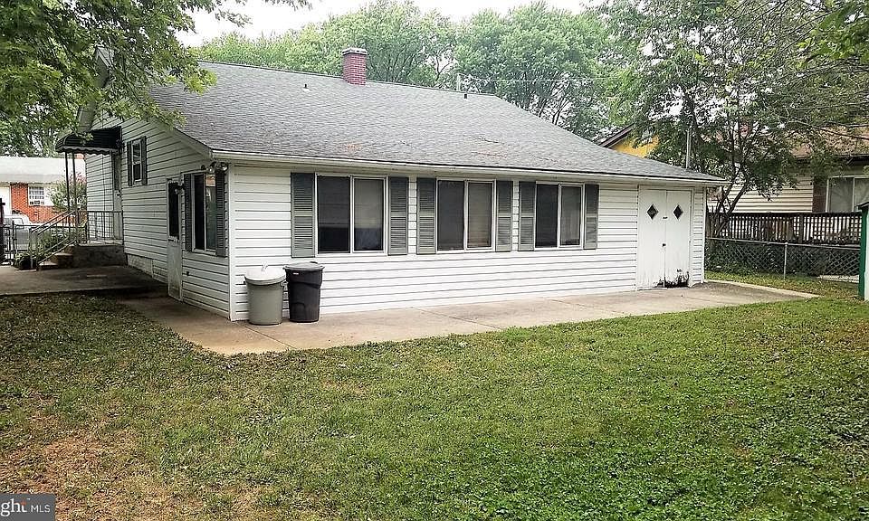 2nd image of 235 Candytuft Rd