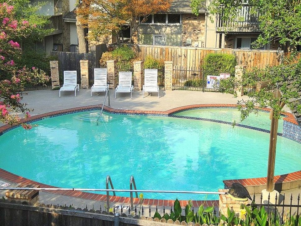 1st image of 2956 Country Place Cir