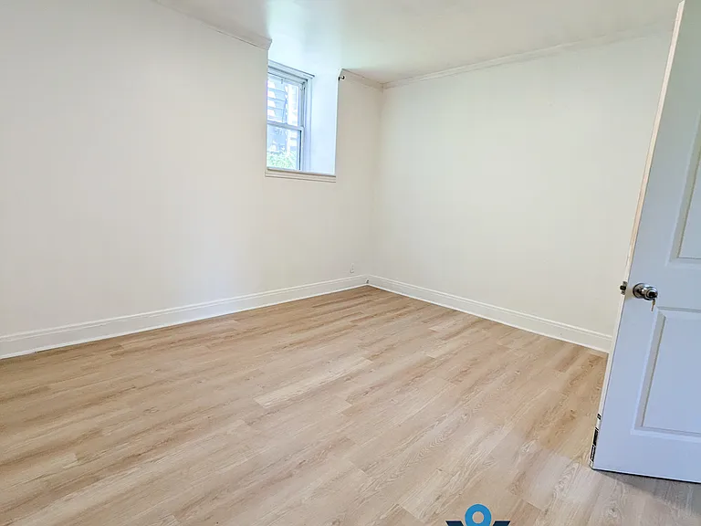 417 N Walnut St — Photo 16