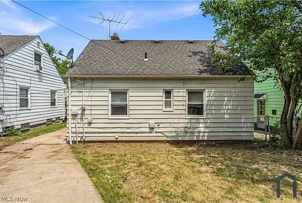 15902 Maplewood Ave — Photo 25