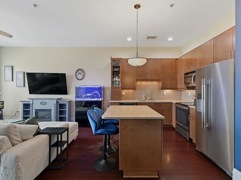 619 N 4th St #301 — Photo 26