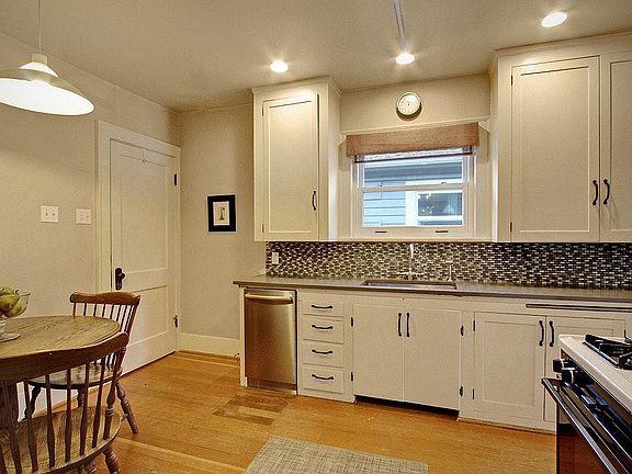 Updated kitchen with breakfast nook