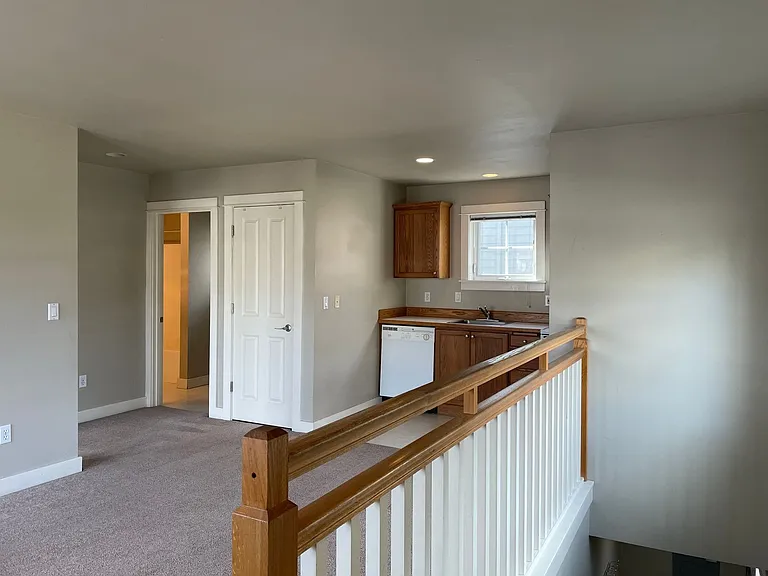 1510 NE Village St — Photo 5